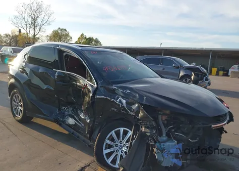 2019 Lexus Nx 300 z USA, uszkodzony, nr VIN JTJYARBZ3K2133985